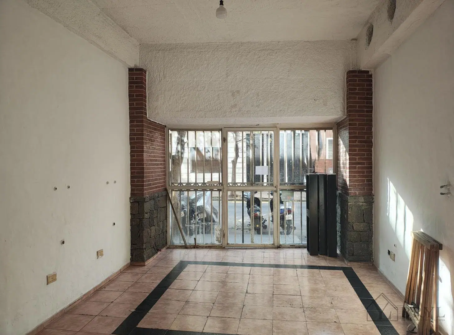 Venta Local al frente super luminoso 5