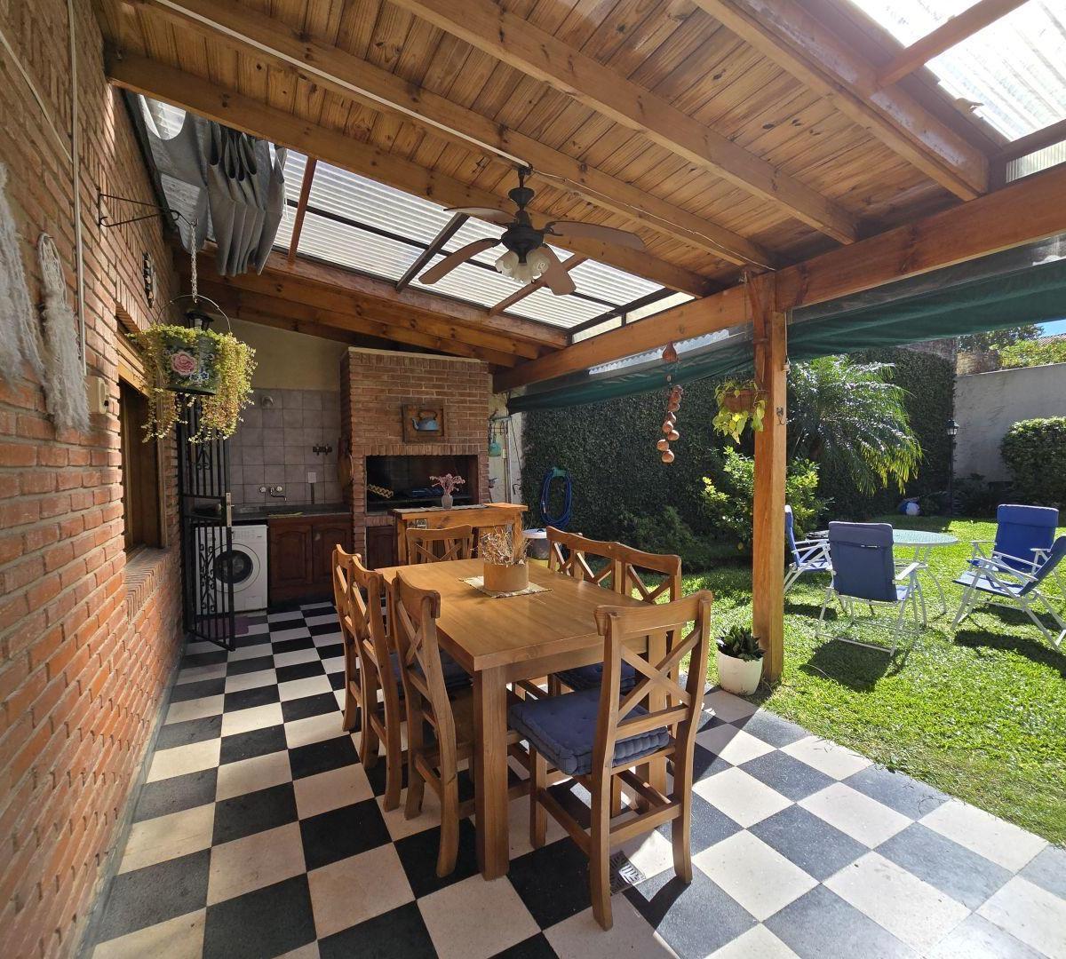 Casa 5 Ambientes. | Ramon Carrillo Al 2700 1
