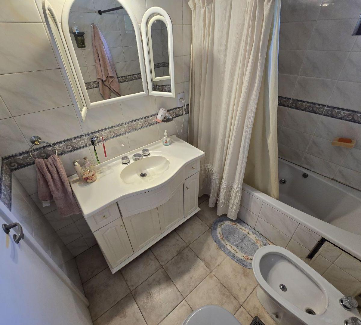 Casa 5 Ambientes. | Ramon Carrillo Al 2700 5