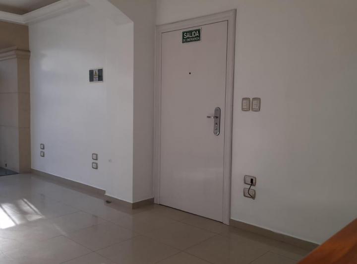 Foto de Oficina 43 y 6 al frente planta baja 2 niveles, aire acondicionado, 2, imagen 4