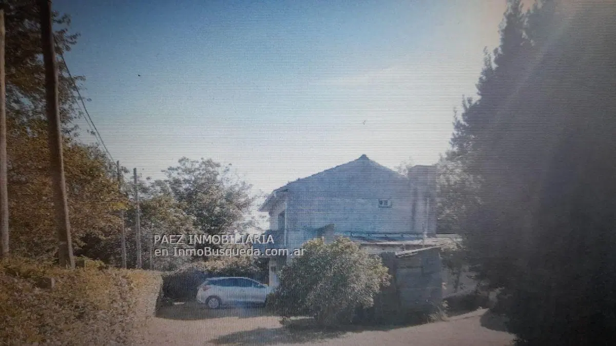 Casa 412 y 28 Venta 2 plantas 3 dormitorios, cochera 2 baños lote 44 m x 45 m 2