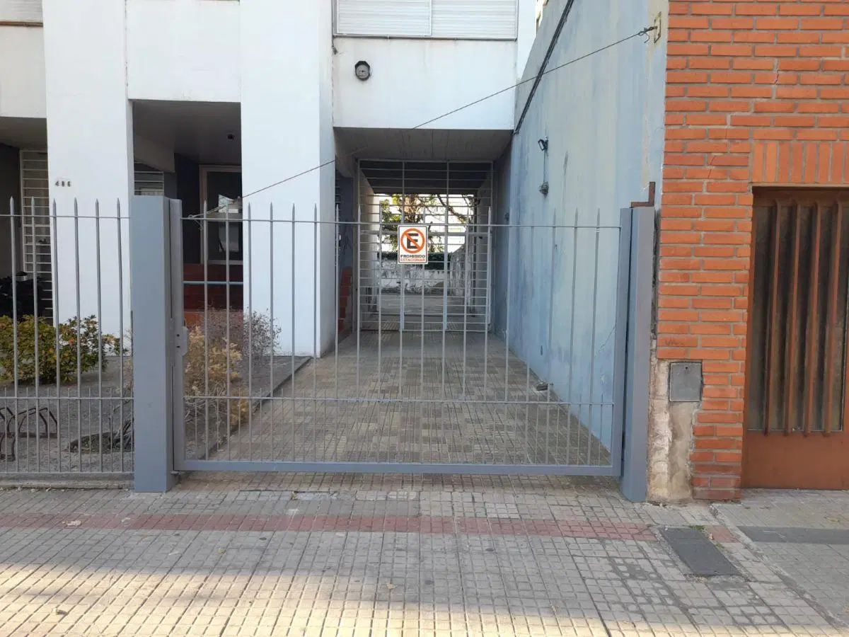 Cochera 43 y 5 en alquiler La Plata 2