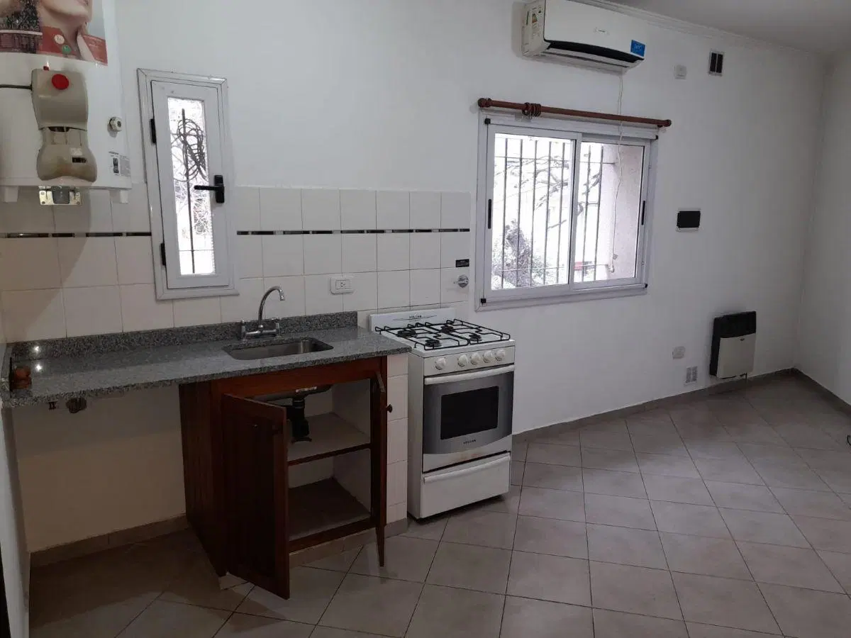 Departamento dg 74 y 6 al frente de 30 m² estar -dormitorio en alquiler en La Plata 3