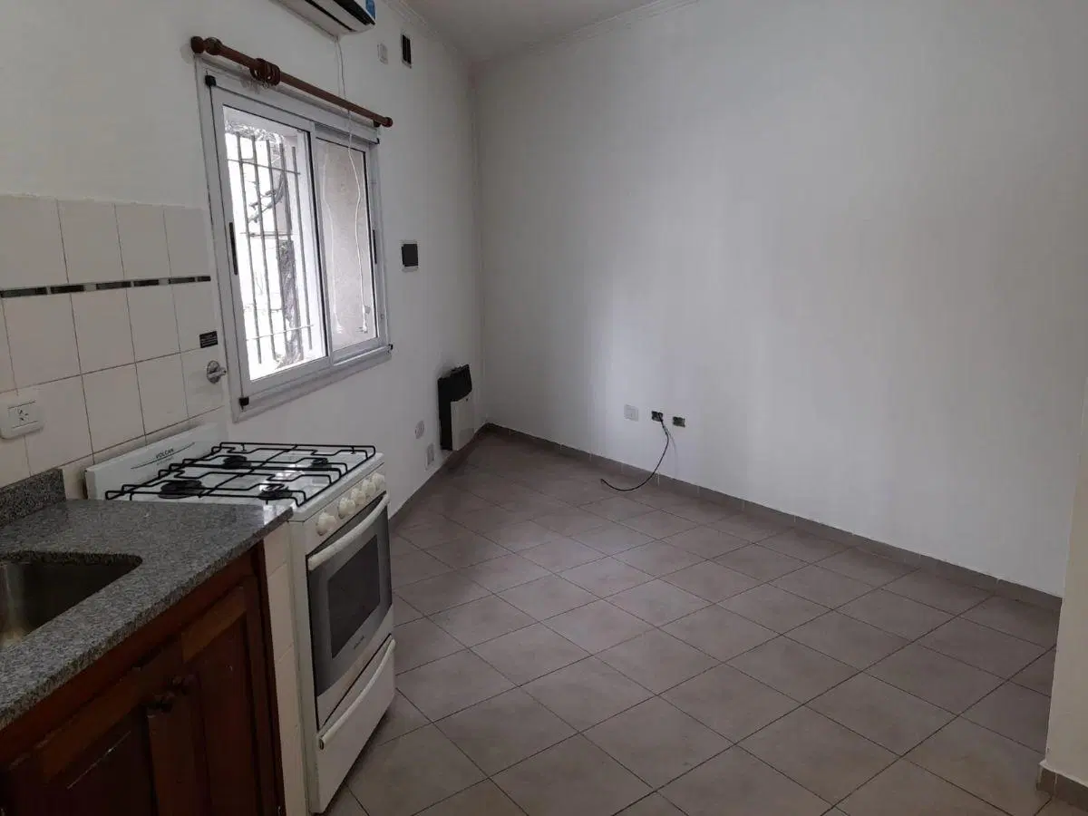 Departamento dg 74 y 6 al frente de 30 m² estar -dormitorio en alquiler en La Plata 1