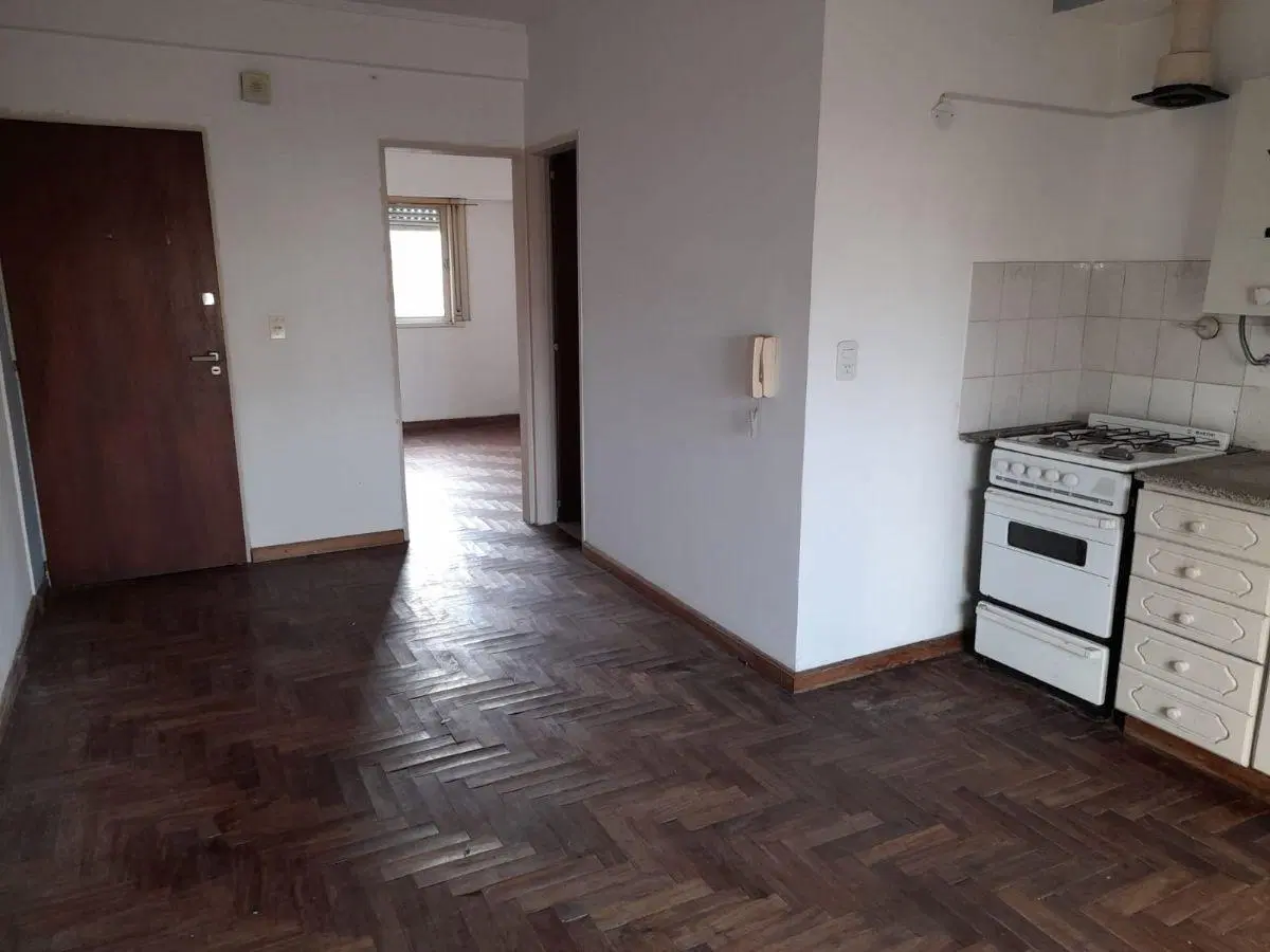 Departamento dg 74 y 6 al frente comedor , cocina , 38 m², un dormitorio en alquiler en La Plata 3