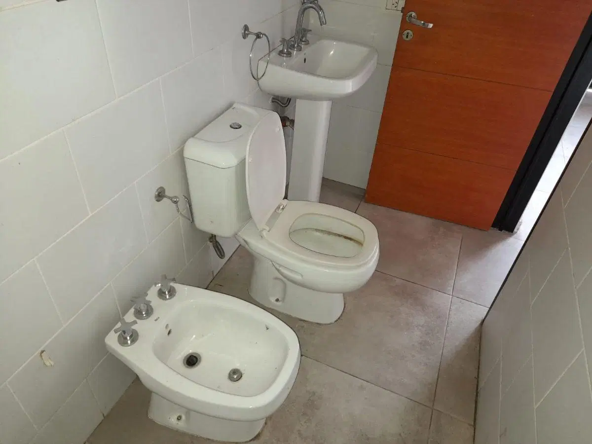 Departamento 43 y 6, Dúplex, dormitorio, living comedor, cocina, baño, muy luminoso. SIN EXPENSAS. 5