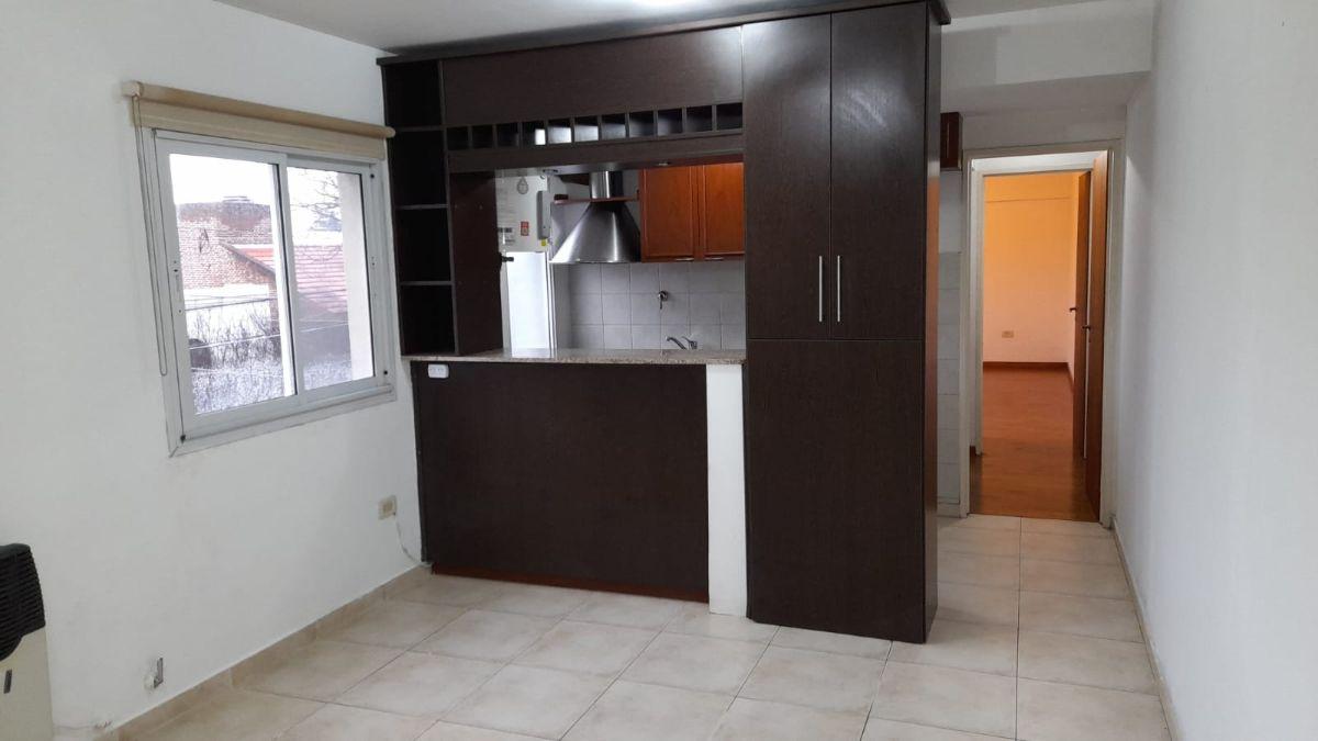 Foto de Departamento 10 y 36 en alquiler frente living comedor, dormitorio, imagen 3