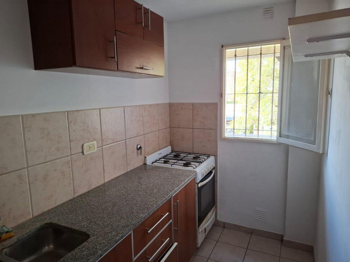 Foto de Departamento 6y63 living comedor, cocina, dormitorio con placard, baño, imagen 5