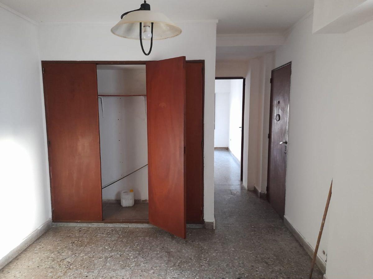 Foto de Departamento 45 y 6 living comedor, cocina, baño con bañera, imagen 1