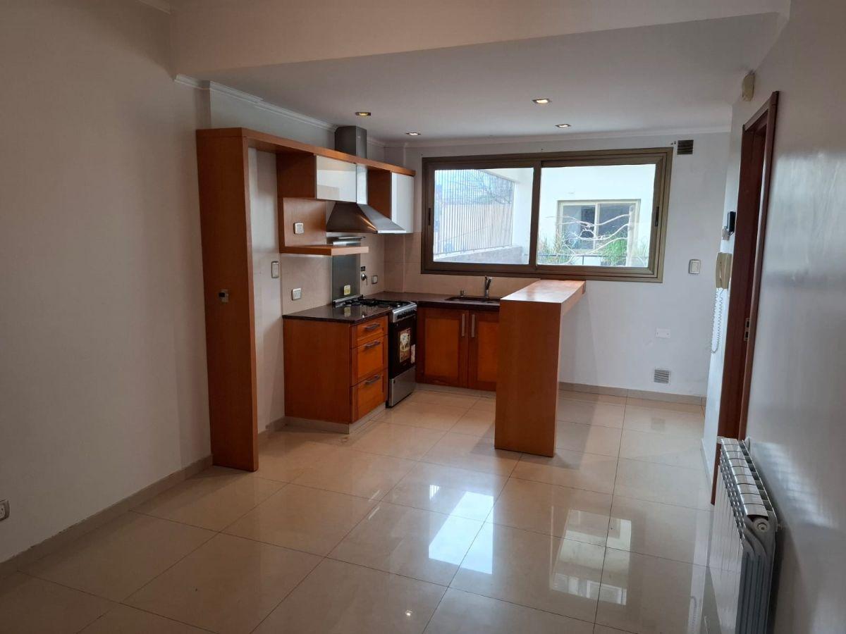 Foto de Departamento 40 y 5 living comedor cocina baño, dormitorio placard, imagen 4