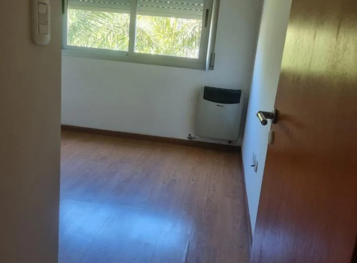 departamento 2 ambientes Castelar Norte 20 mts estacion 2