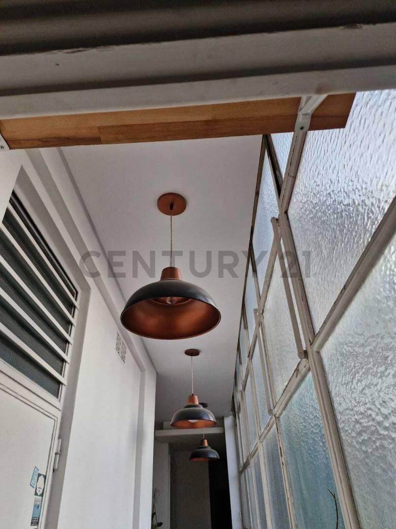 Venta. Oportunidad: Amplio PH Tipo Casa de 6 Ambientes en Caballito Limite Flores 4