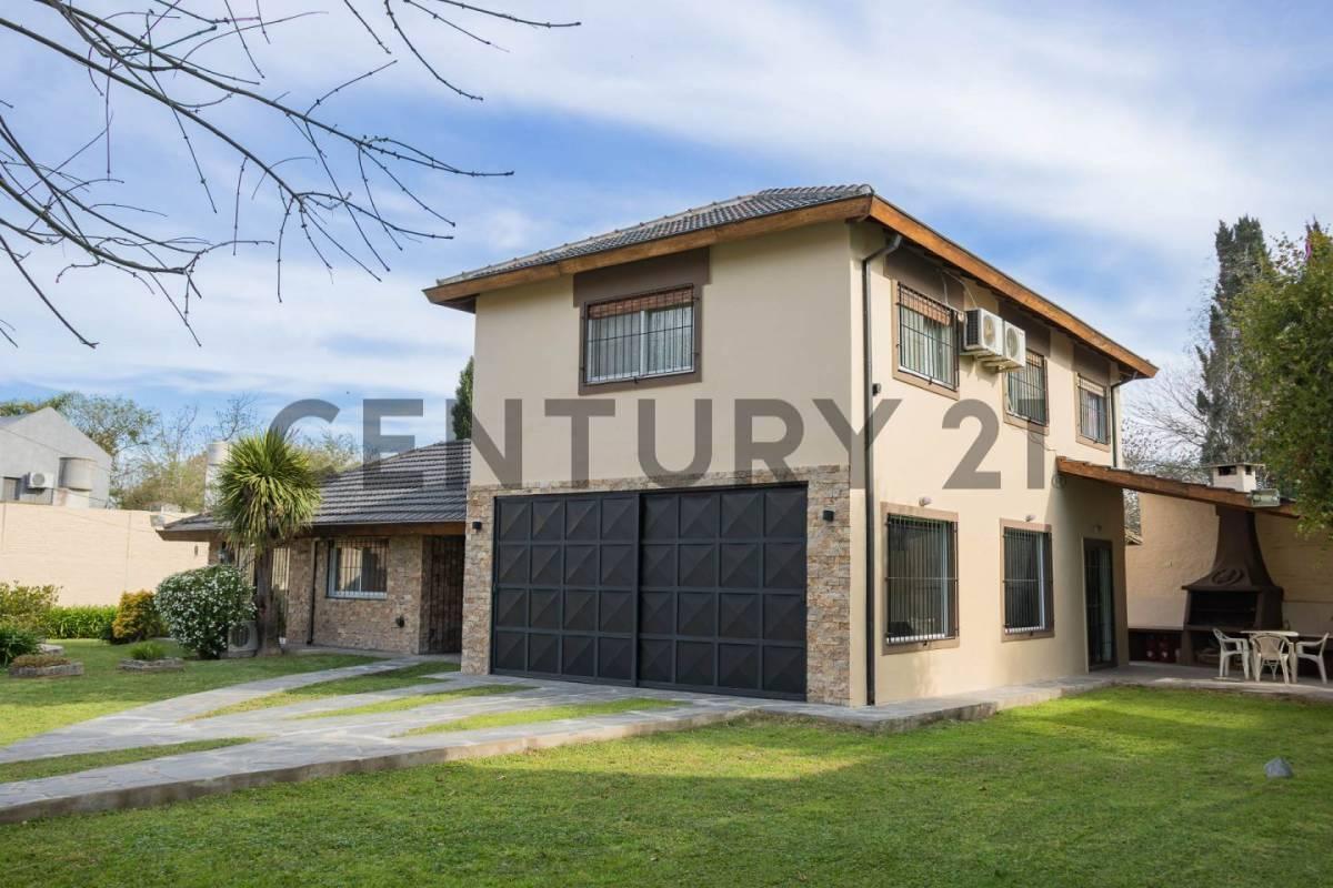 VENTA CASA BARRIO DE VICENZO GRANDE PILAR