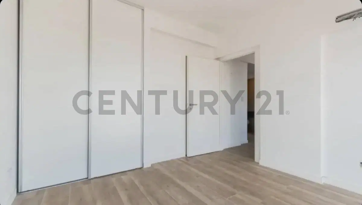 VENTA-Semipiso-2 ambientes-piso ALTO con Toilette- LUMINOSO-Villa del Parque 3