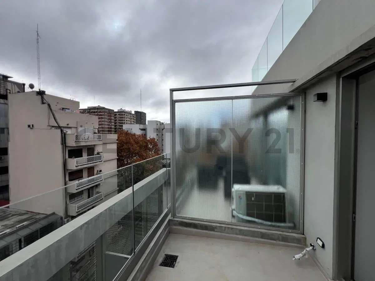 VENTA-Estrená en las alturas. Monoambiente al frente, 7° piso con balcón, SUM, rooftop · Palermo 4