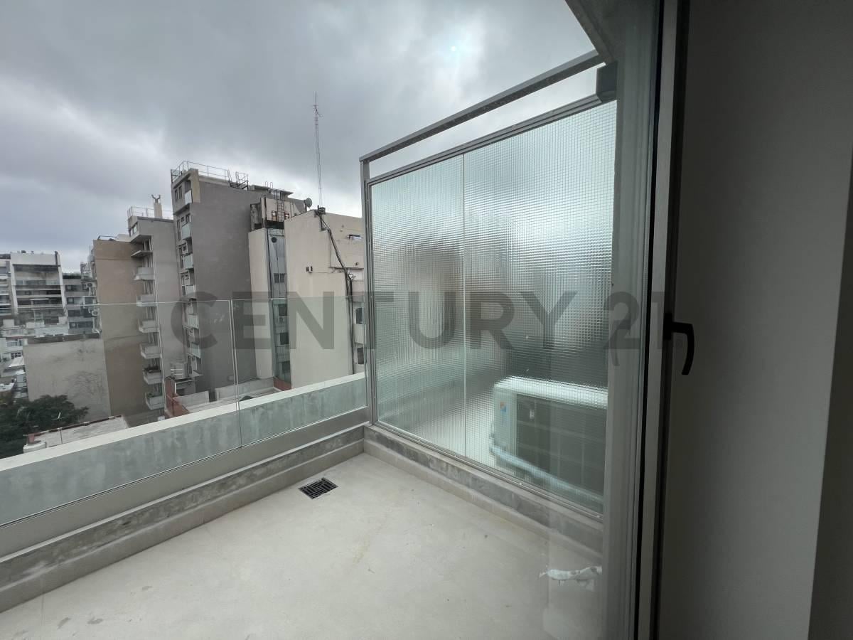 VENTA-Estrená en las alturas. Monoambiente al frente, 7° piso con balcón, SUM, rooftop · Palermo
