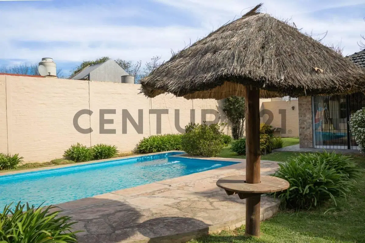 VENTA CASA BARRIO DE VICENZO GRANDE PILAR 5