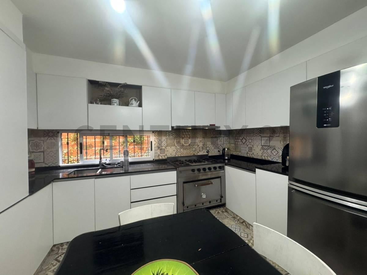 Foto de Venta de Casa 4 ambientes con local en Temperley, imagen 4
