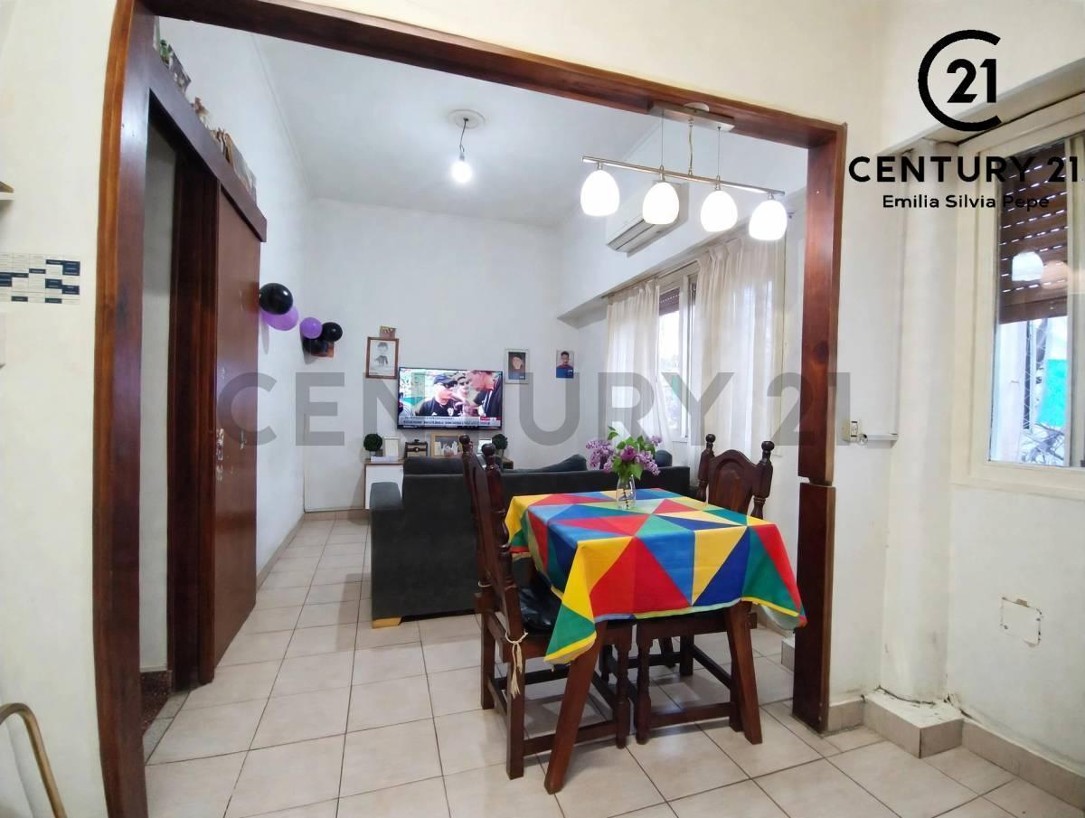Foto de Venta de 2 Departamentos con terraza + Local Comercial en Esquina, imagen 3