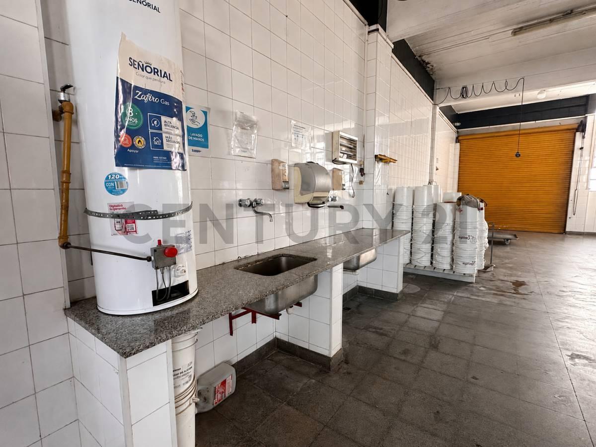 Foto de En Alquiler Galpón Industrial Habilitado | 400 m² sin columnas + Apto, imagen 2