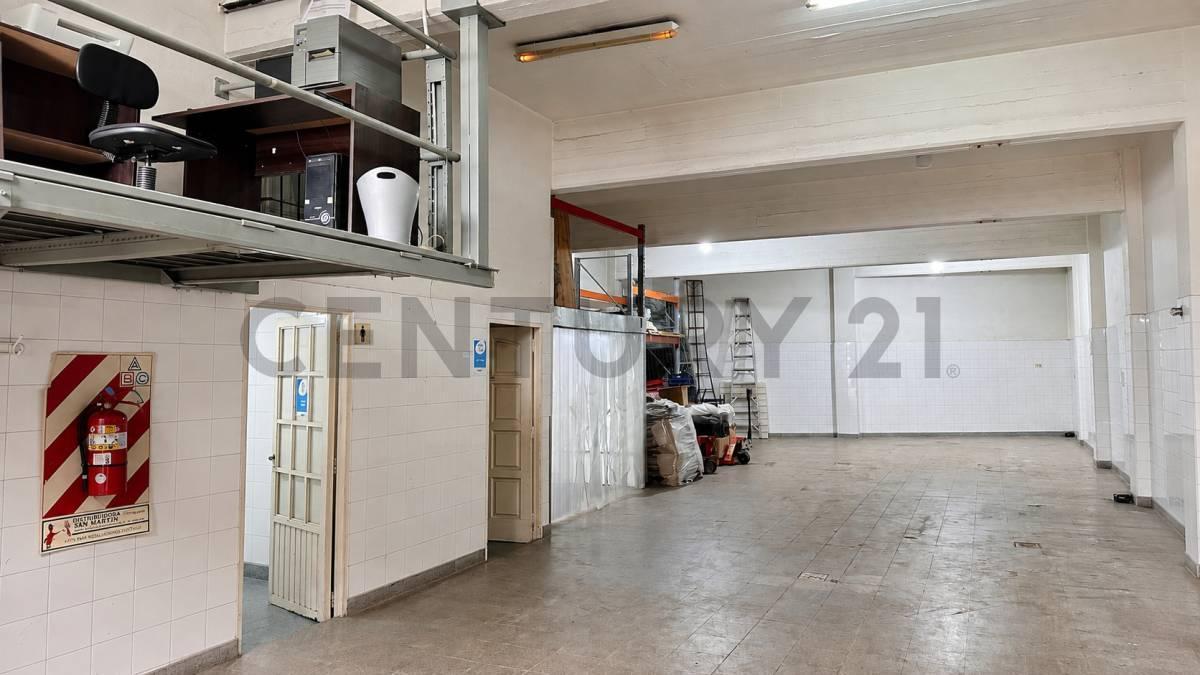 Foto de En Alquiler Galpón Industrial Habilitado | 400 m² sin columnas + Apto, imagen 3