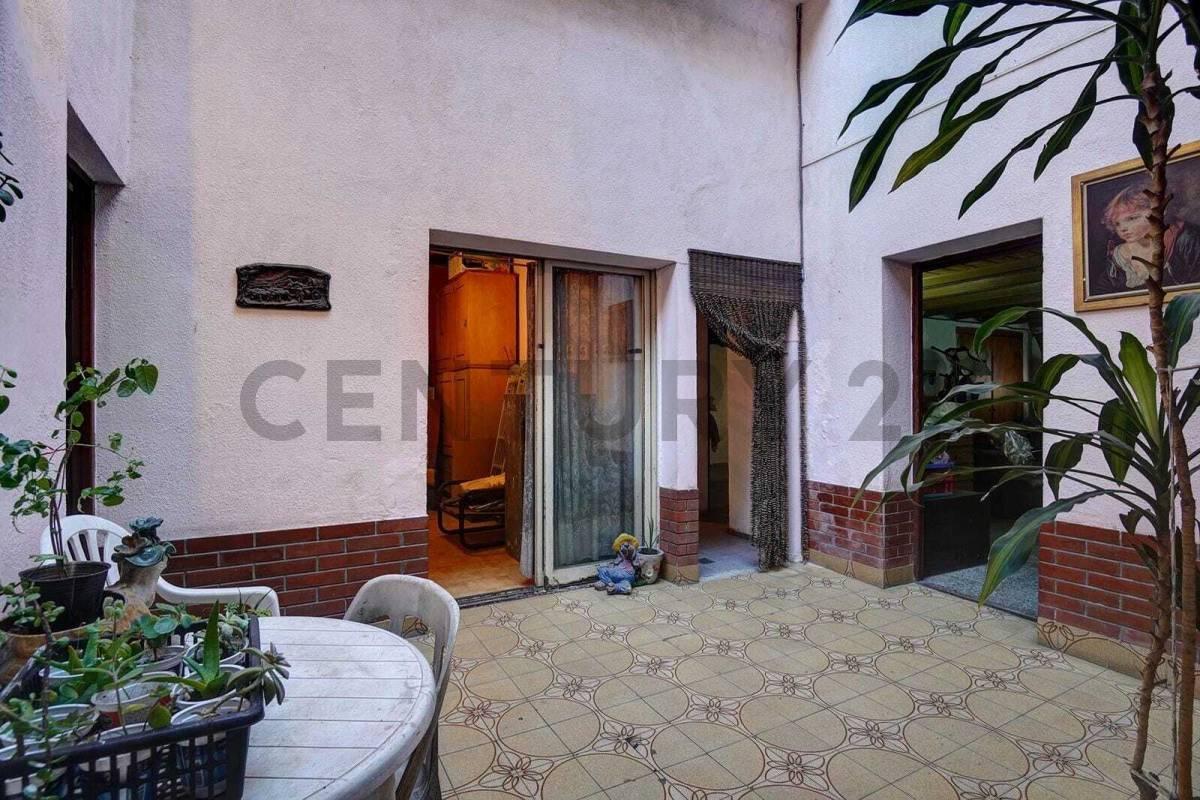 Foto de VENTA CASA MULTIFAMILIAR O FAMILIA NUMEROSA, MUCHA LUZ, BARRIO BOEDO, imagen 5