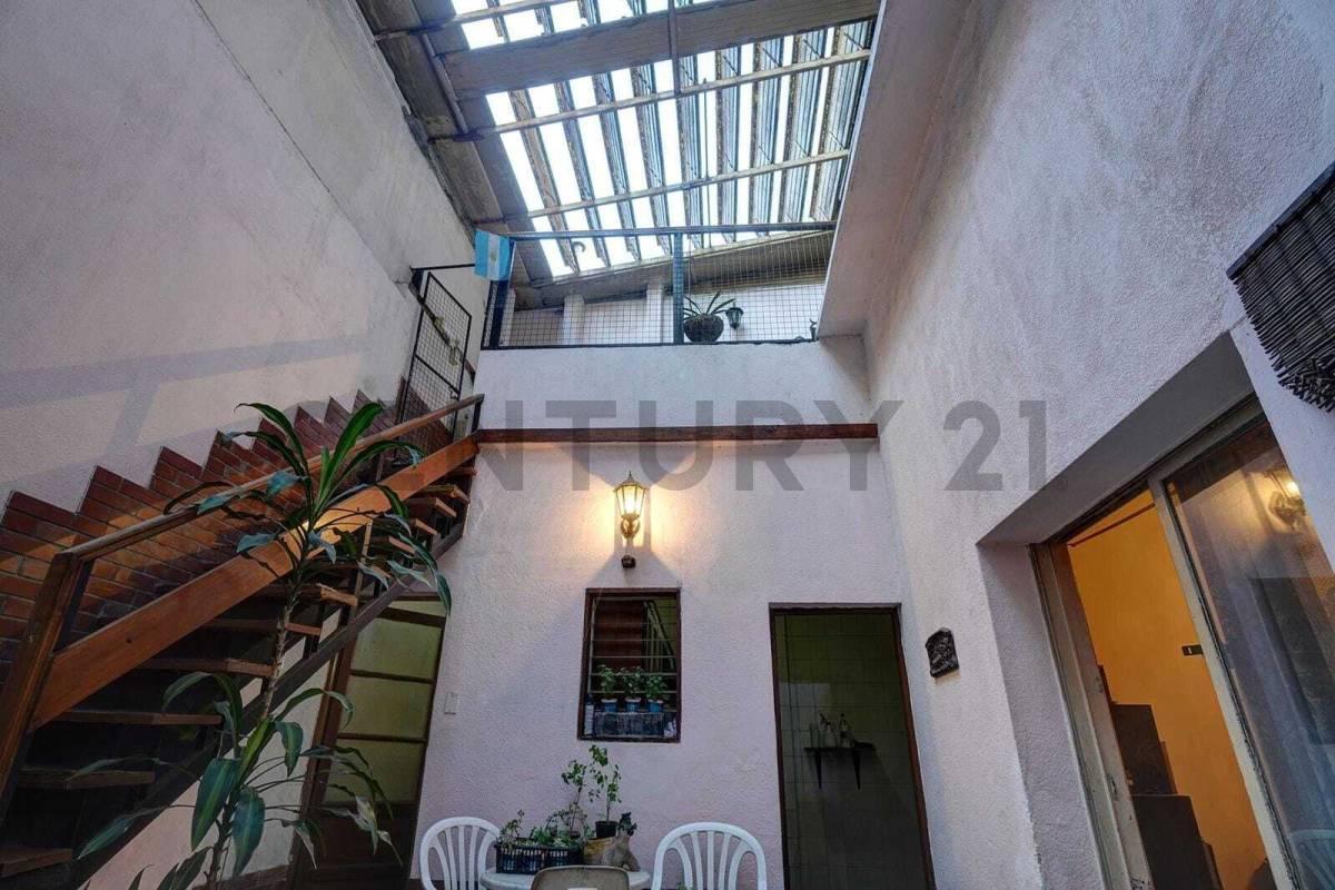 Foto de VENTA CASA MULTIFAMILIAR O FAMILIA NUMEROSA, MUCHA LUZ, BARRIO BOEDO, imagen 3