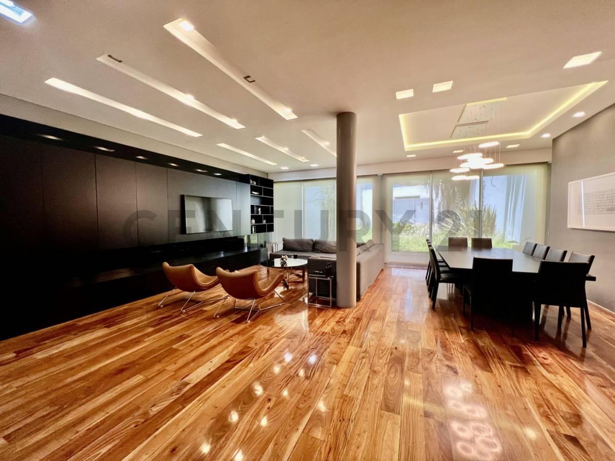 Foto de VENTA CASA DE 6 AMBIENTES-JARDIN-COCHERA-VILLA DEL PARQUE, imagen 1
