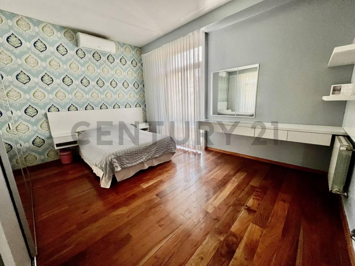 Foto de VENTA CASA DE 6 AMBIENTES-JARDIN-COCHERA-VILLA DEL PARQUE, imagen 3