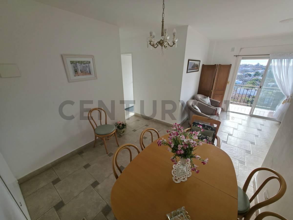 Foto de VENTA-Vista al río, balcón corrido y cochera-3 ambientes en San Isidro, imagen 1