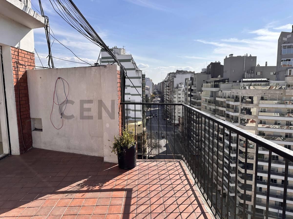 Foto de Venta Departamento en piso alto sobre Av. Córdoba – Balvanera, imagen 2