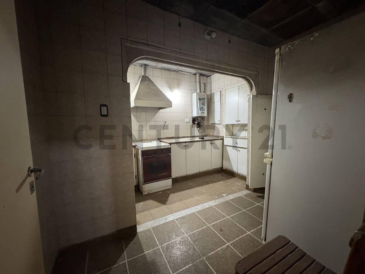 Foto de VENTA PH 354 M² SIN EXPENSAS CON 2 PATIOS Y TERRAZA | PARA RECICLAR |, imagen 4