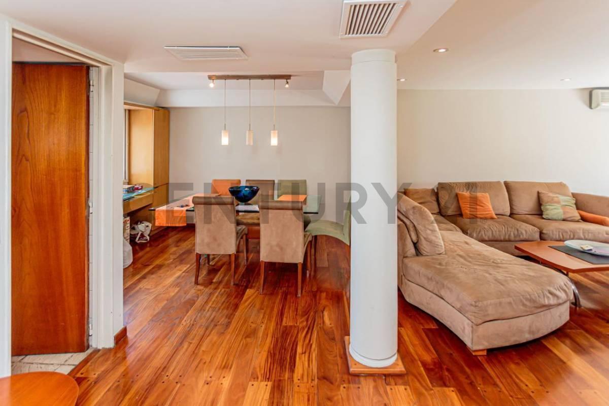 Foto de Hermoso Duplex, 4 dormitorios, escritorio, luminoso, 2 cocheras, al, imagen 2