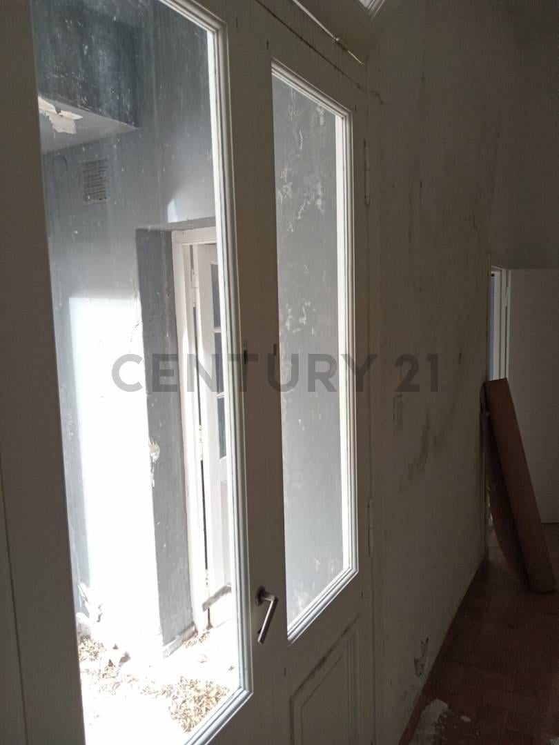 Foto de PH 3 ambientes a reciclar, con terraza propia de 82Mts - Chacarita, imagen 4