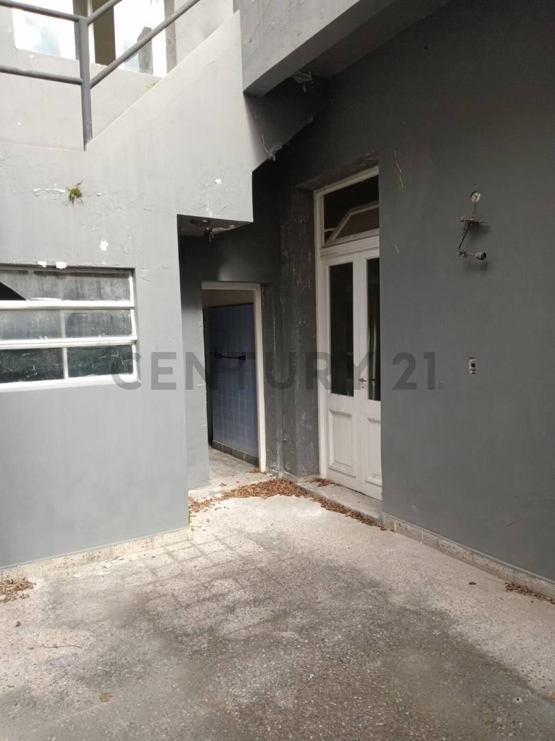 Foto de PH 3 ambientes a reciclar, con terraza propia de 82Mts - Chacarita, imagen 1