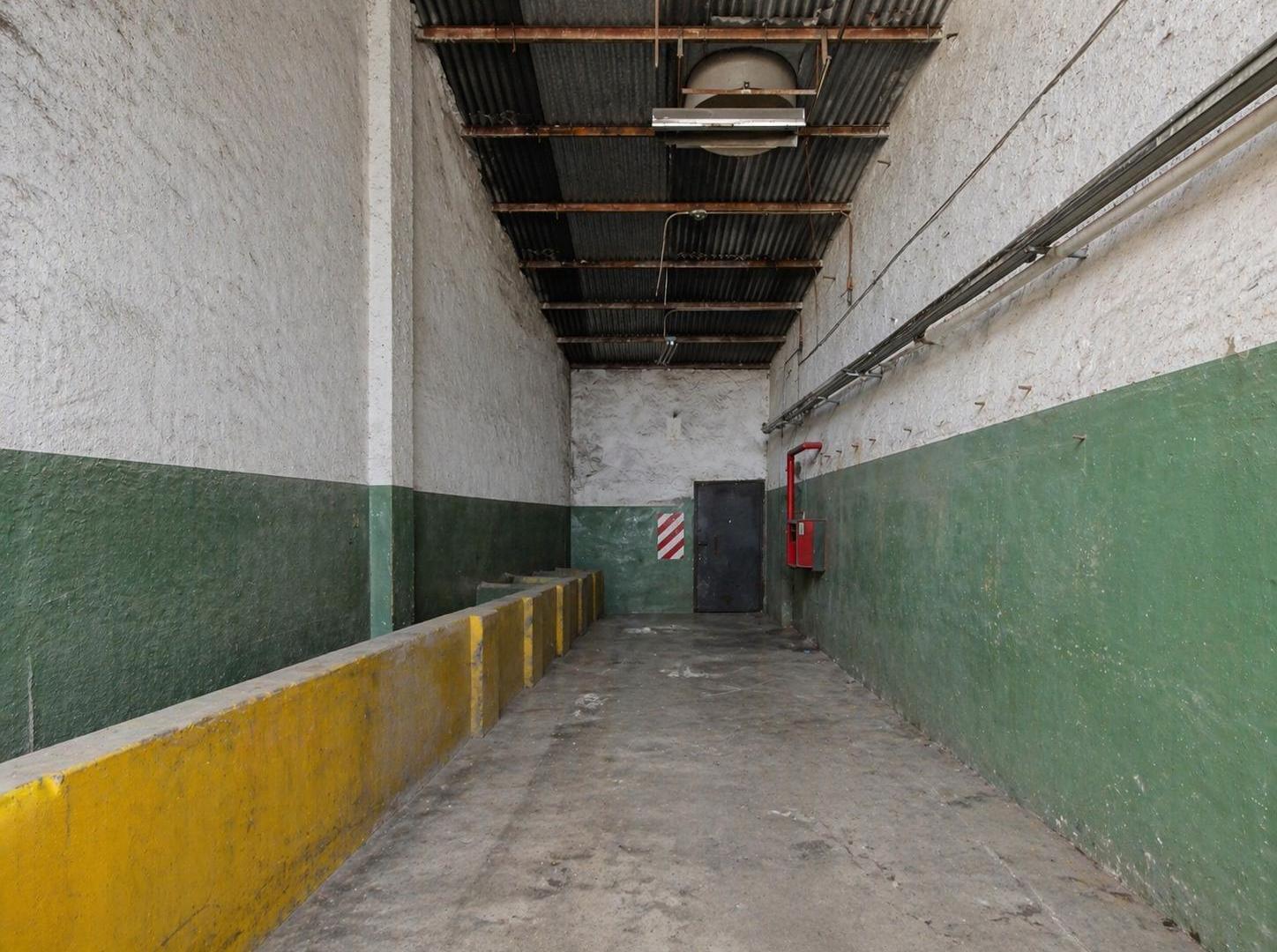 Foto de Venta Deposito o fabrica Inversión Estratégica en Mataderos – Amplio, imagen 5