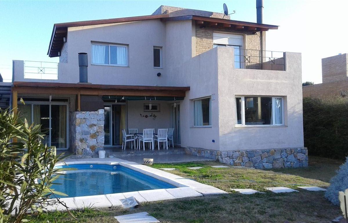 Venta Casa 3 Domitorios, La Cumbre, Bariro Golf. Vista Al Golf 3