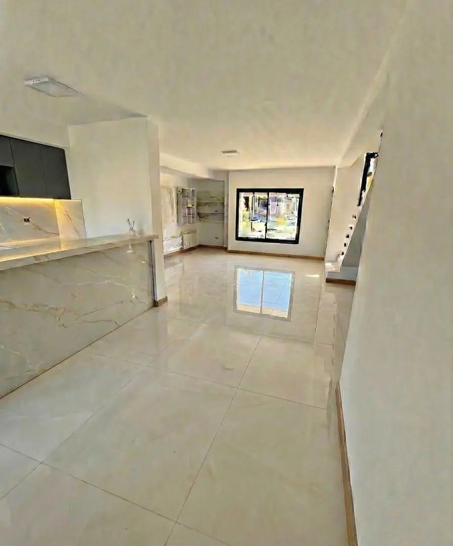 VENTA DUPLEX 3 DORMITORIOS COCHERA DOBLE, DOCTA BOULEVARD, POZO 2