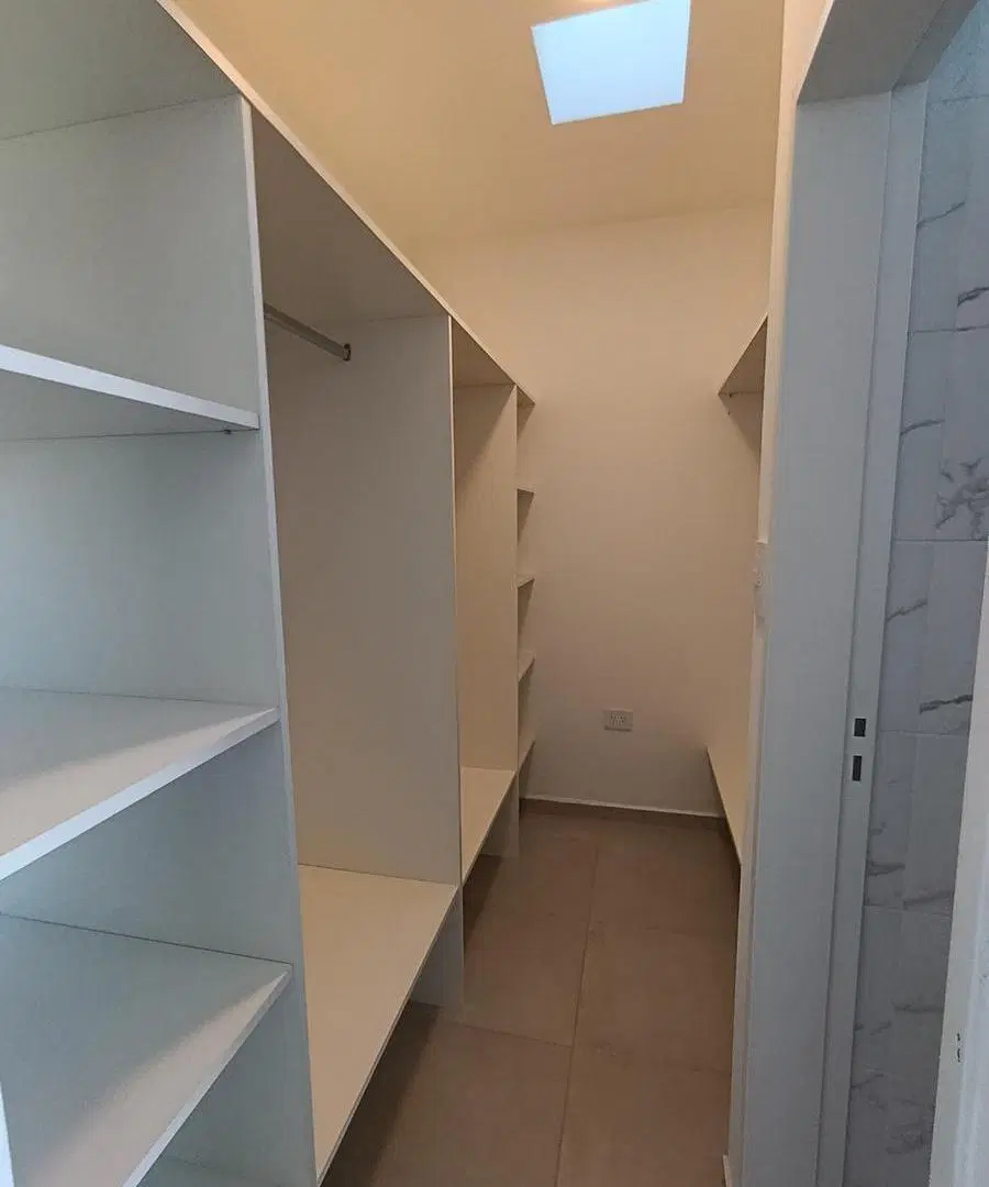 VENTA DUPLEX EN BRISAS DE MANANTIALES 3 DORMITORIOS 5