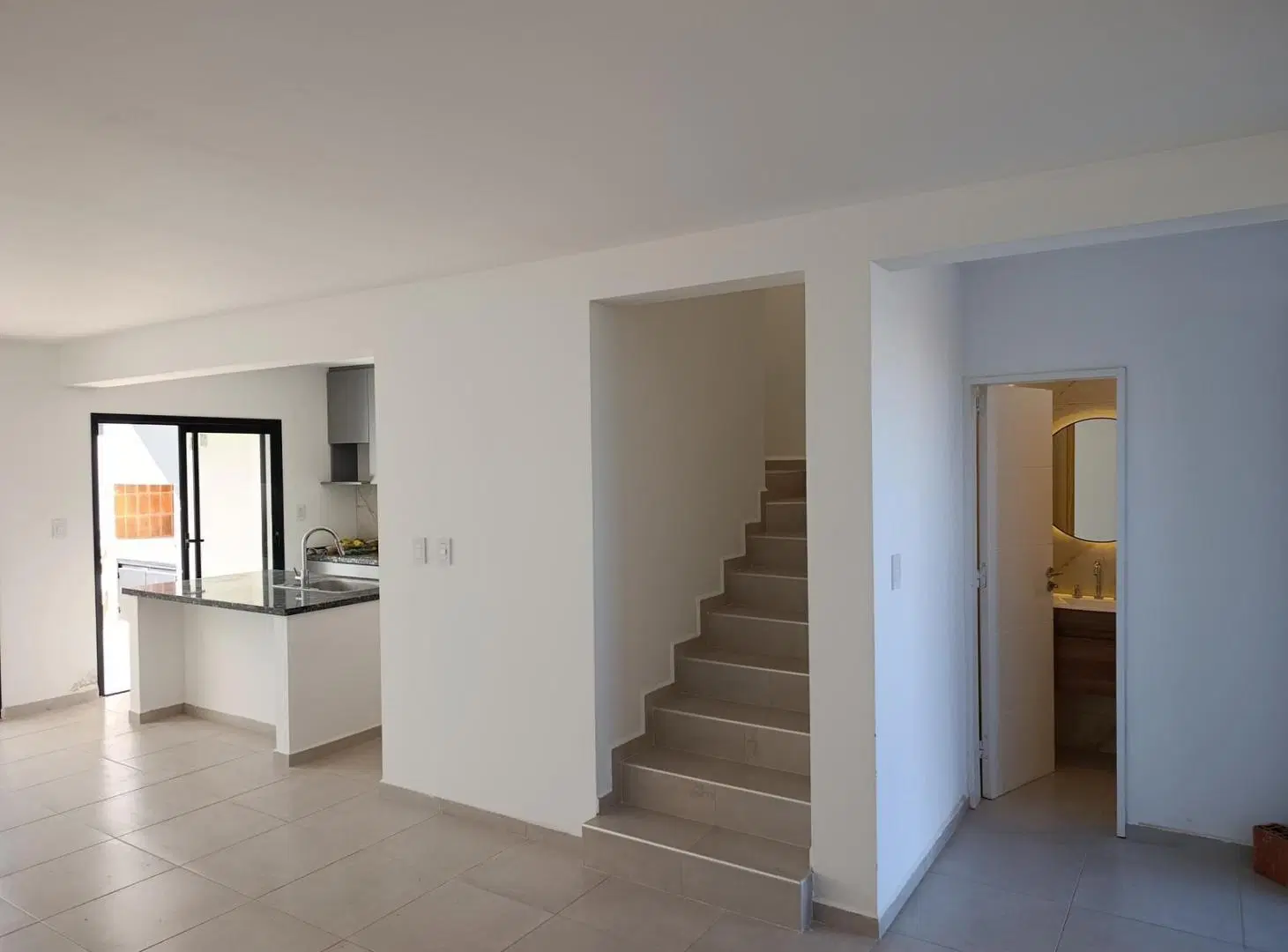 VENTA DUPLEX EN BRISAS DE MANANTIALES 3 DORMITORIOS 2