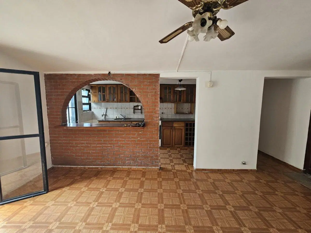 VENTA Casa 2 DORMITORIOS COCHERA PATIO Y QUINCHO 20 DE JUNIO 2