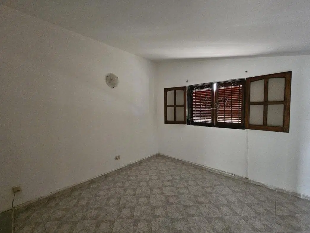 VENTA Casa 2 DORMITORIOS COCHERA PATIO Y QUINCHO 20 DE JUNIO 4