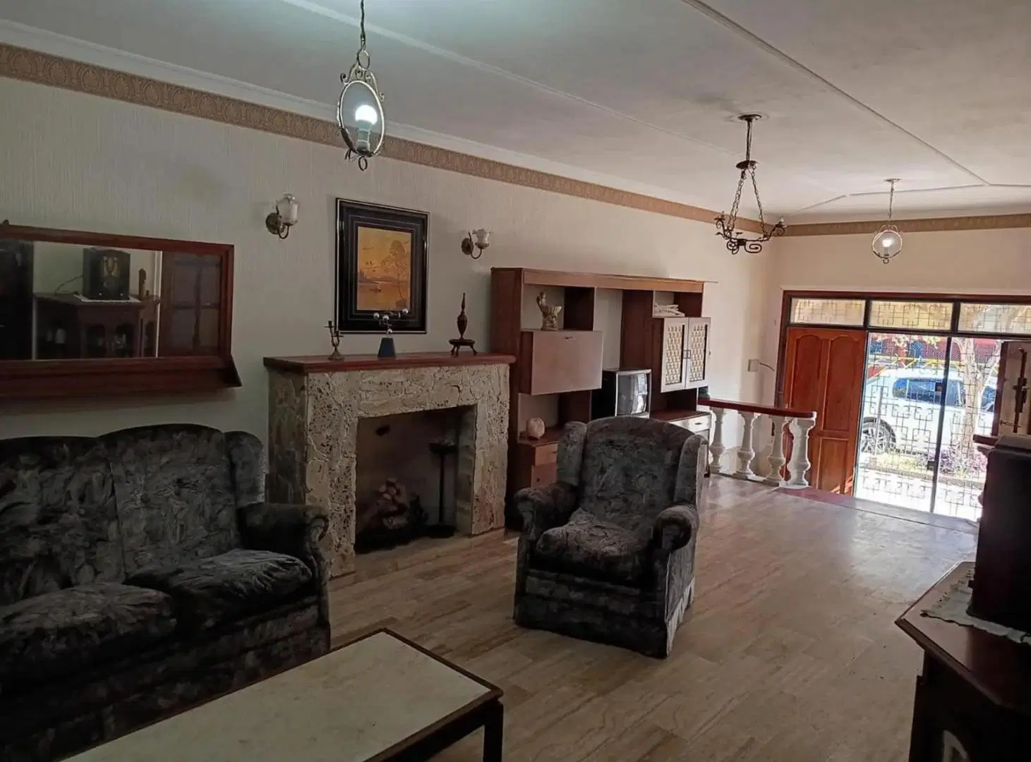 SE VENDE CASA 4 DORMITORIOS 2 COCHERAS B° PASO DE LOS ANDES 4