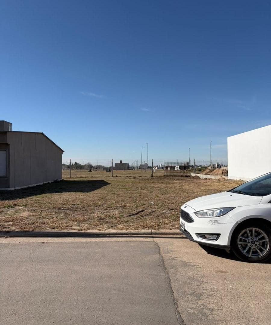 Foto de Venta Terreno Pampas de Manantiales, imagen 1