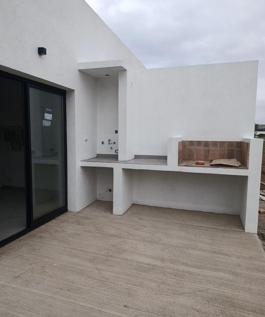 Foto de VENTA DUPLEX 2 DORMITORIOS CON COCHERA Y PATIO, DOCTA AVENIDA, CORDOBA, imagen 3