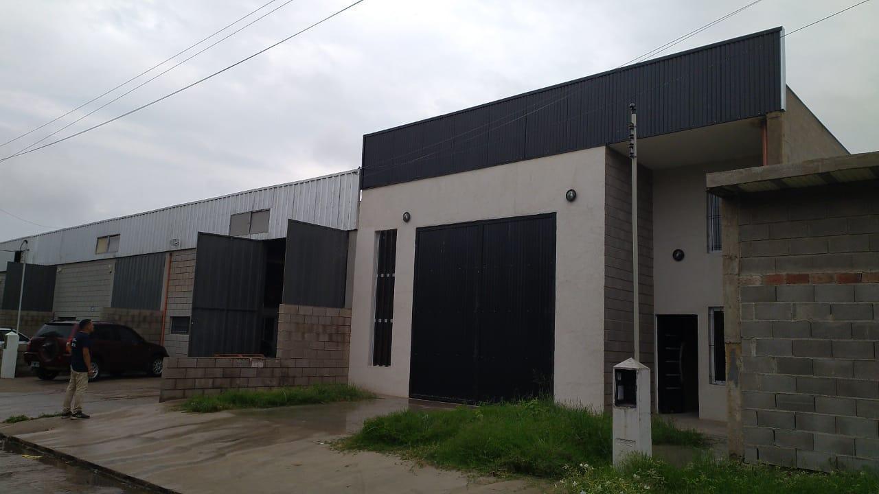 Foto de VENTA GALPON 250 mts 1 DE MAYO PATRON IIIA, imagen 1