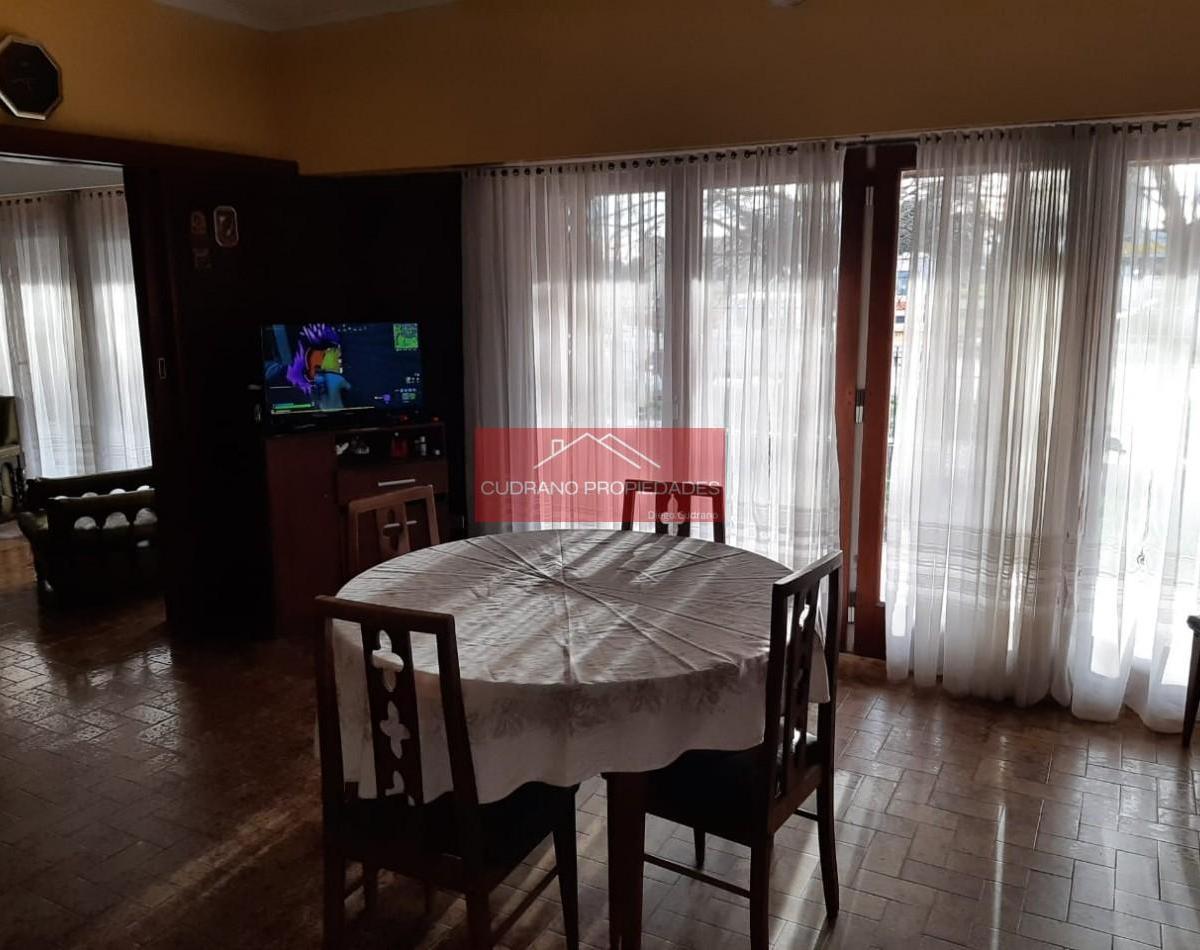 Chalet con Depto - 4 Ambientes - Zona II - Miramar 3