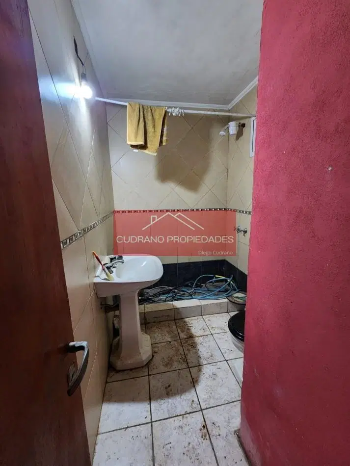 El Espacio que Necesitas: Casa de 4 Ambientes con Quincho y Taller en un Terreno Excepcional. 3