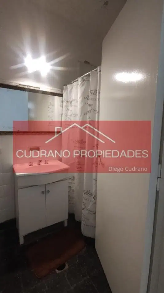 El espacio que necesitas: Casa de 3 ambientes con dependencia en una ubicacion estrategica de Zona V 3