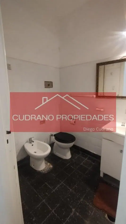 El espacio que necesitas: Casa de 3 ambientes con dependencia en una ubicacion estrategica de Zona V 4